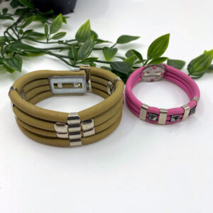 Bracelet caoutchouc couleur et empiècements en argent métalisé - Kaki : 25€ et Rose : 20€