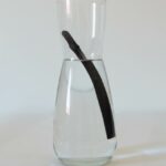 Charbon végétal de bambou - Petite carafe - Boîte de 2 bâtons pour 1 an de purification d'eau 21€
Stick pour 1L
Longueur 150-155 mm x 10-17 mm
Charbon de bambou récolté et cuit au Japon
Boîte en carton brut biodégradable et encres végétales