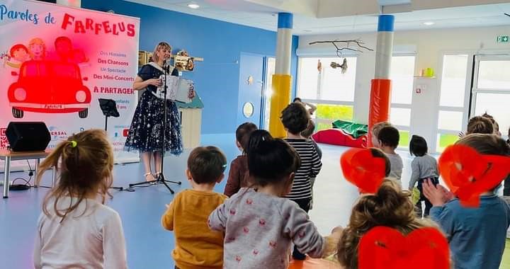 facebook_1647718724877_6911033238626986504 Laure et les enfants