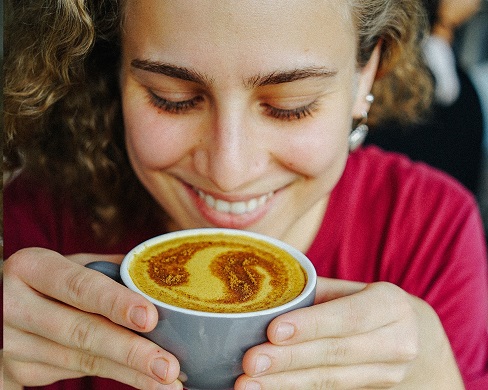 L’incontournable boisson santé au curcuma : Le lait d’or