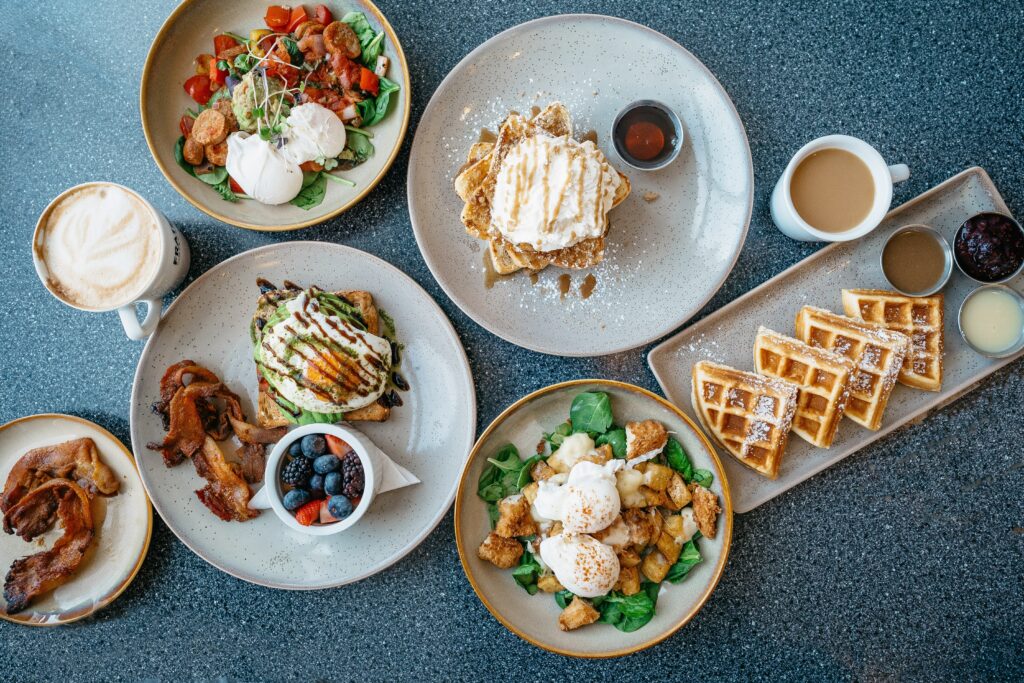 Recette : Le brunch, l’art de mélanger petit-déjeuner et déjeuner