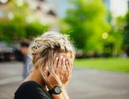 Femme-qui-pleure-267x400