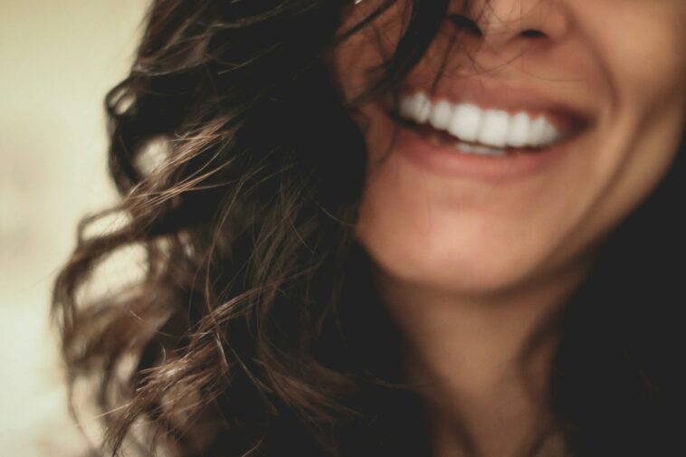 Femme souriante