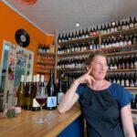 Gallianne Delaforge - portrait - passeuse de vins vivants