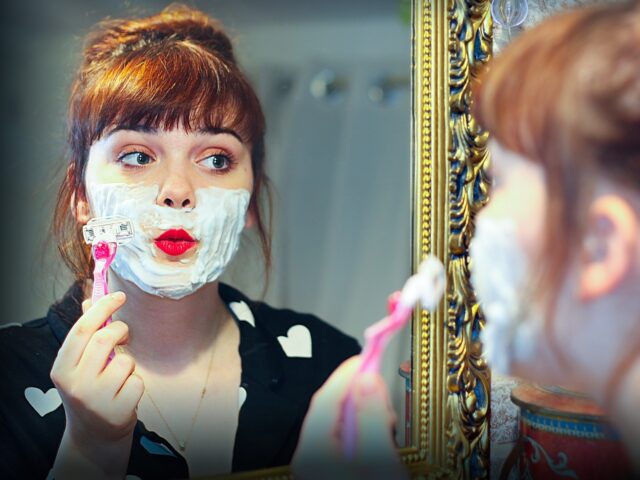 Révolution du poil : la fin d’un diktat ou une mode éphémère ?