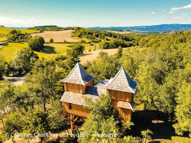 Hébergement cabane château Haute-Loire