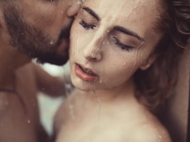 Femmes et hommes fontaine : tout comprendre au squirting sans tabou