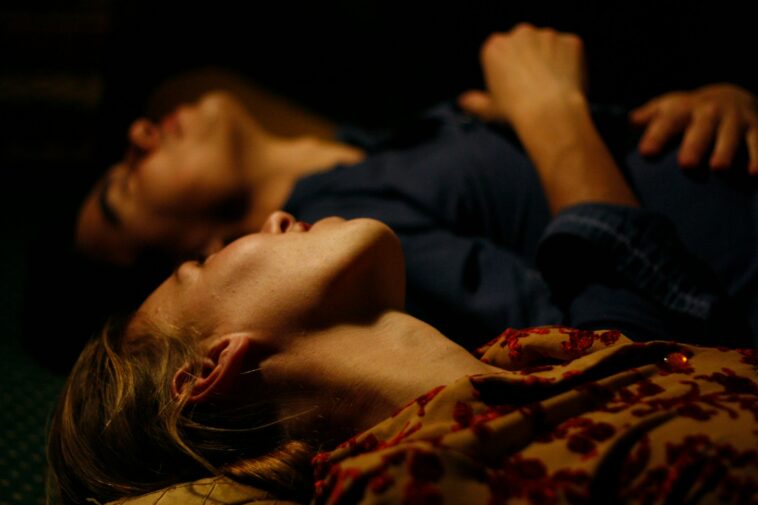 Beige Flag Couples : et si le problème du couple n’était plus la toxicité… mais la tiédeur ?