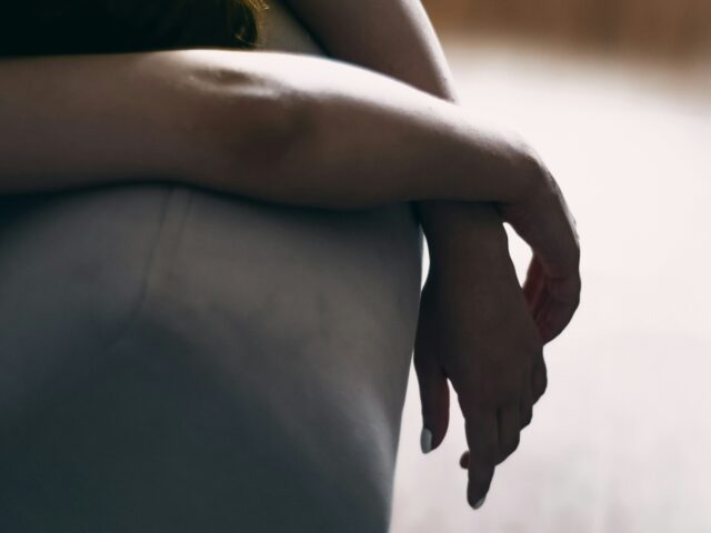 “Loyalty Burnout” : quand aimer devient une charge mentale émotionnelle