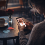 ego scrolling applications de rencontre estime de soi