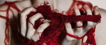 Règles abondantes corde rouge