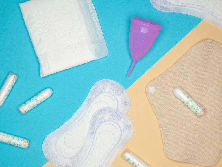 Règles abondantes serviette tampons coupe