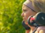 Sport après 50 ans femme avec haltères